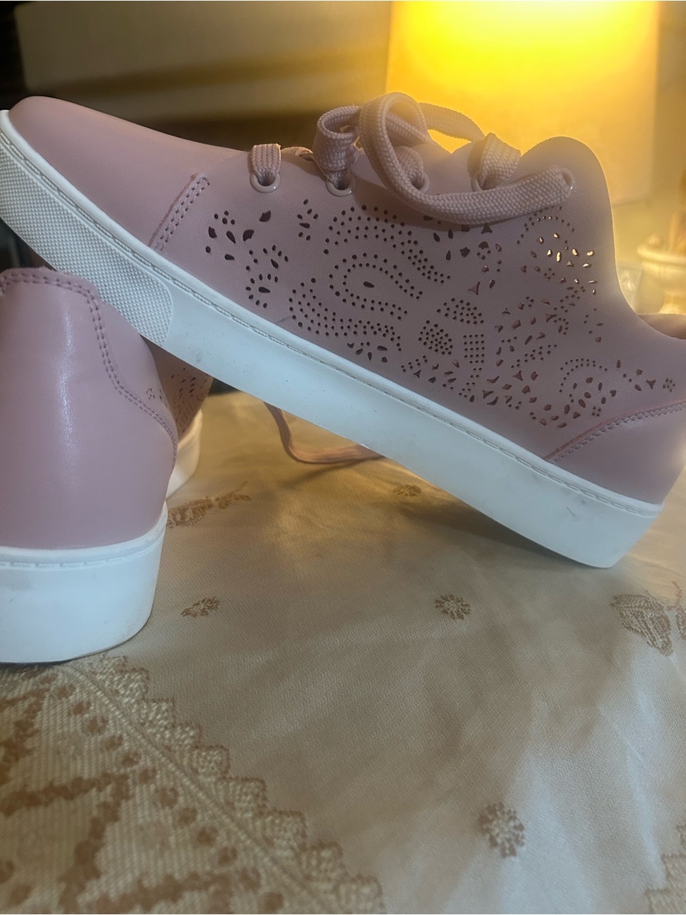 comfortview Lace-Up Sneakers in Dusty Rose with White Sole size 9.5.W
